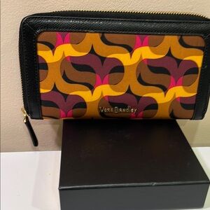 Vera Bradley Black and Brown Wallet Geometric Design